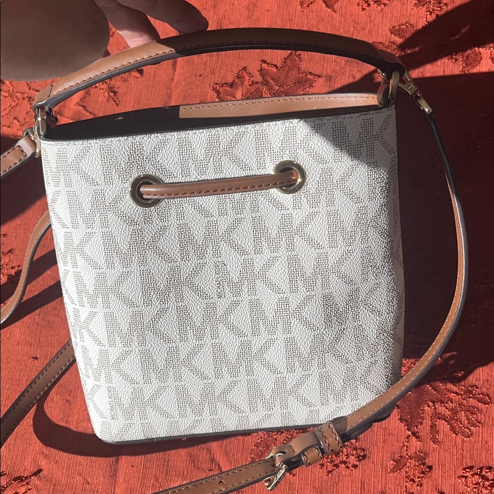 Michael Kors Purse White & Brown - Picture 13 of 17